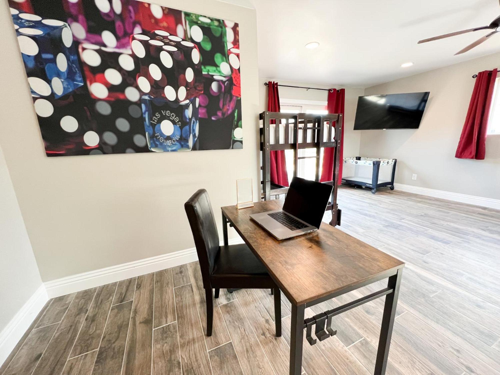Lux Private Home - Pool, Billiards, 8 Smart Tvs, Board Games, Cotton Bedding - The Stone Sanctuary At Mccullough Hills Trailhead Лас-Вегас Экстерьер фото