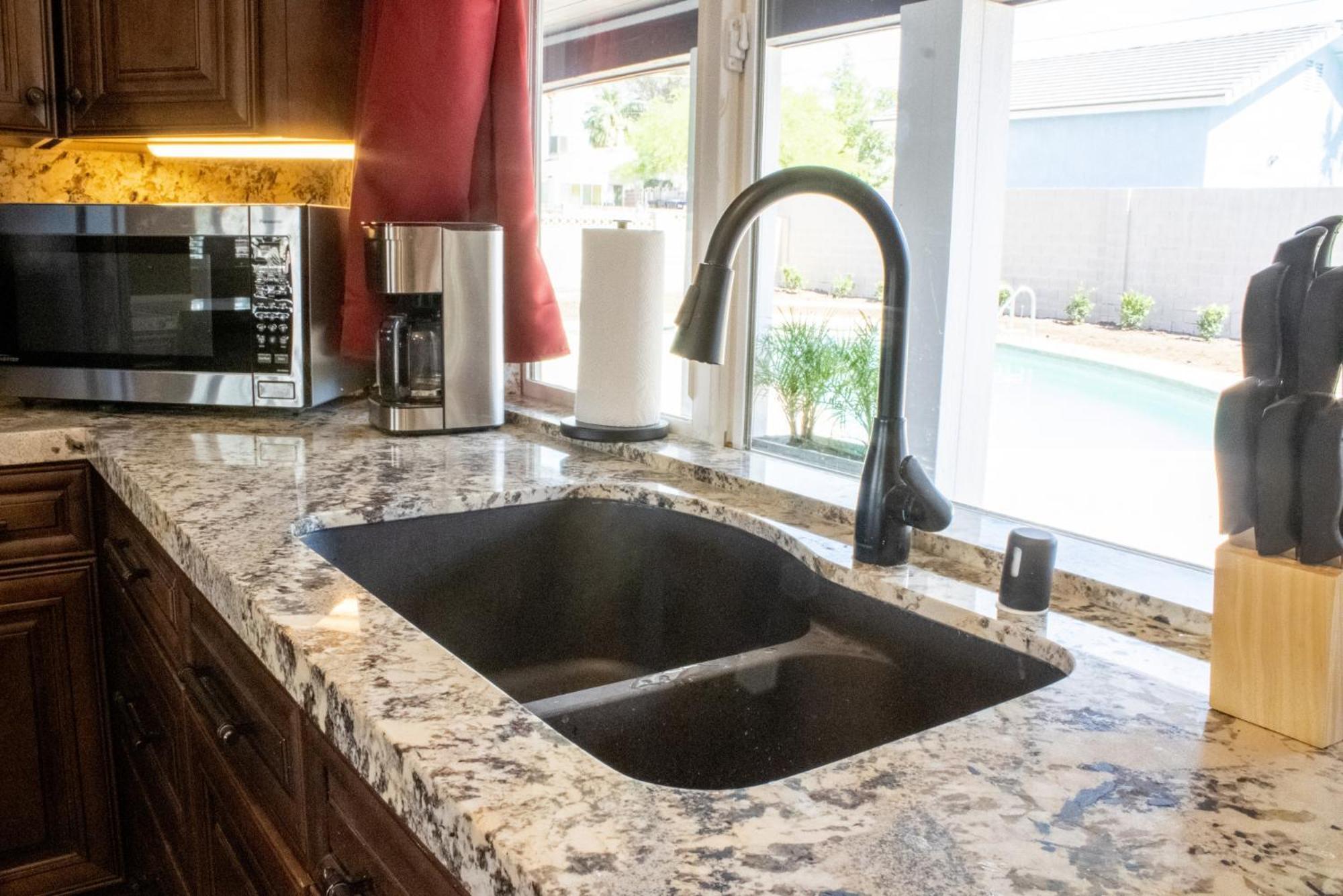 Lux Private Home - Pool, Billiards, 8 Smart Tvs, Board Games, Cotton Bedding - The Stone Sanctuary At Mccullough Hills Trailhead Лас-Вегас Экстерьер фото